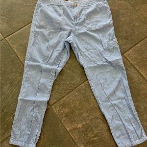 Women’s Liz Claiborne Blue and White Striped Capri With Cargo Pocket Siz…